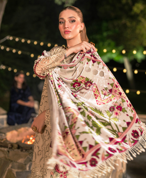 Matching desert sand dupatta